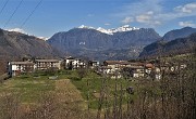 53 Camonier, bella contrada con vista sui monti della Val Serina 